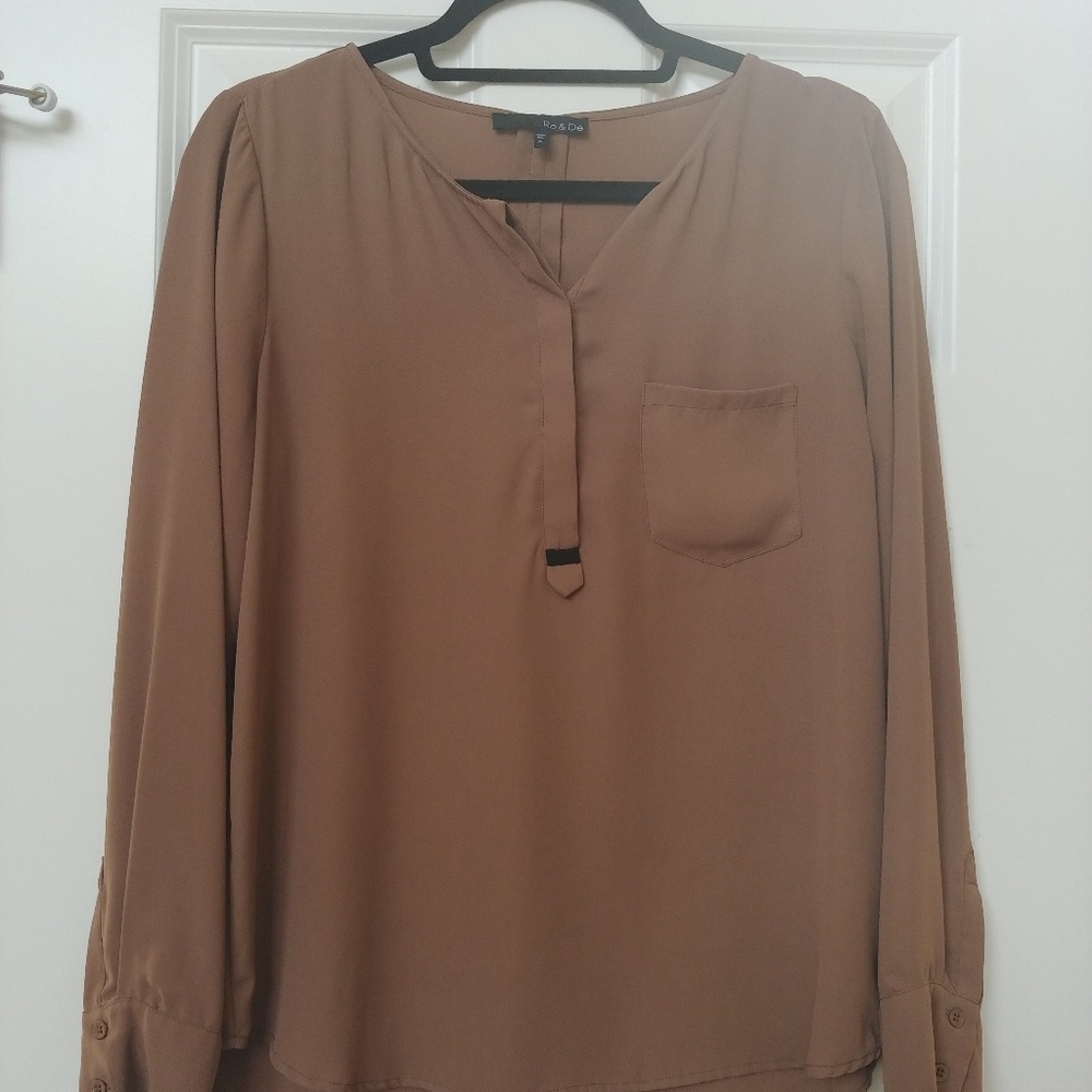 Ro & De Brown and black blouse